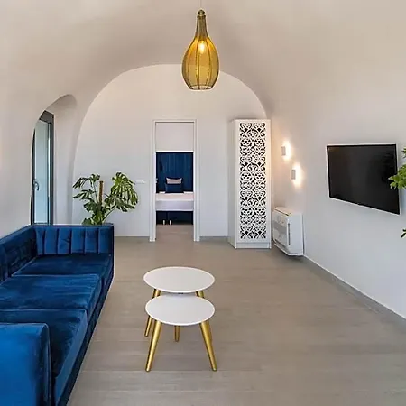 Palm Island Imerovigli (Santorini)