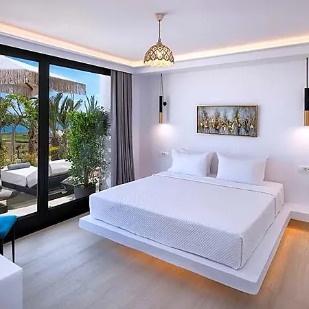 Palm Island Hotel Imerovigli (Santorini)