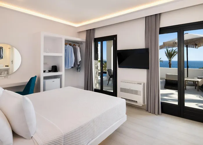 Palm Island 3* Imerovigli (Santorini)