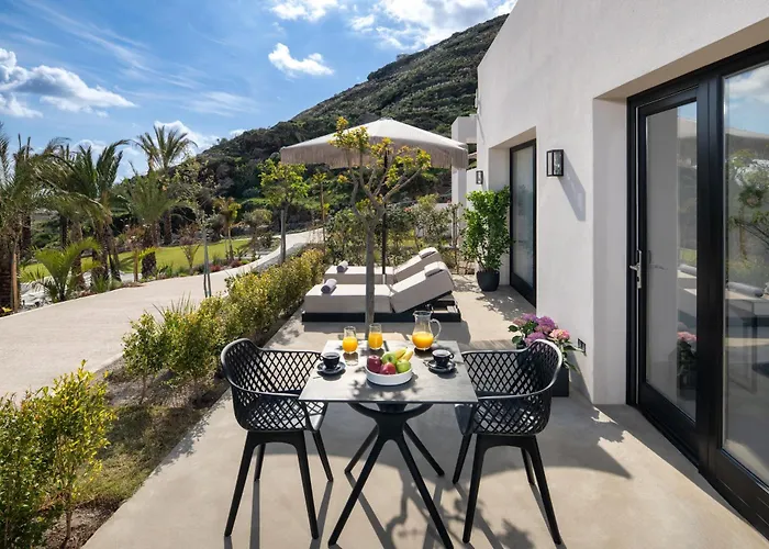 Palm Island מלון