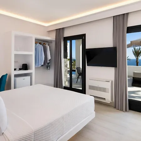 Palm Island 3* Imerovigli