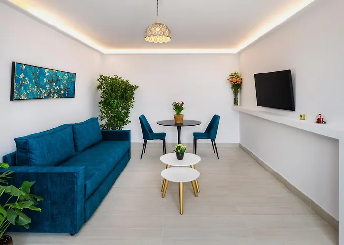 Palm Island Imerovigli